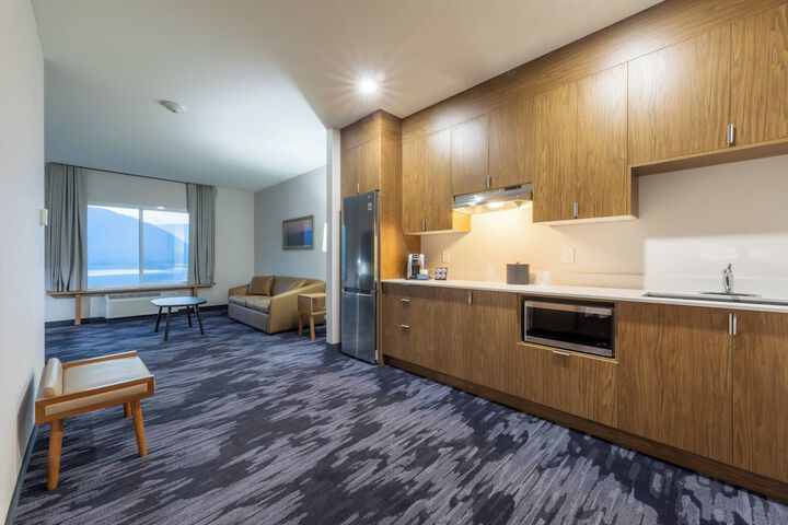 Room 11 of 25