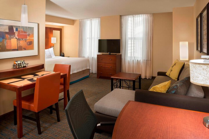 Room 10 of 21