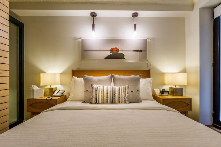 Room 8 of 35