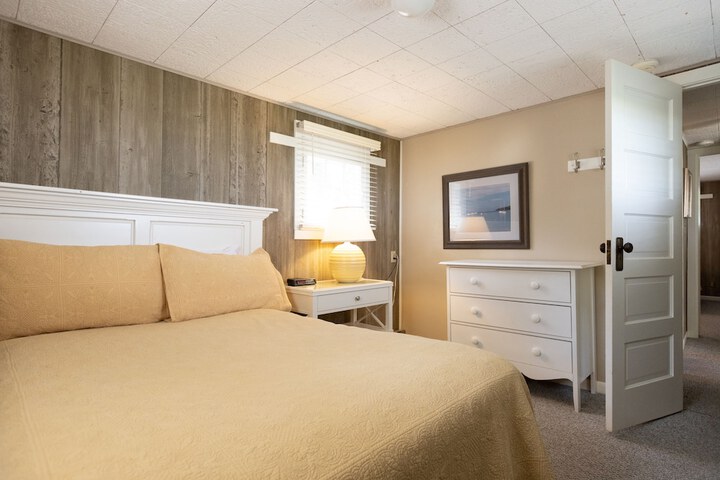 Room 138 of 192
