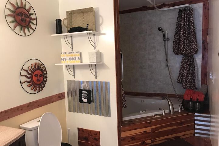 Room 33 of 38