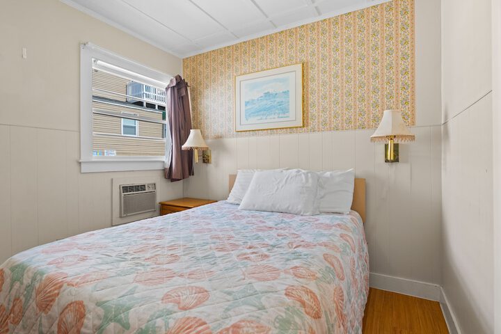 Room 20 of 38