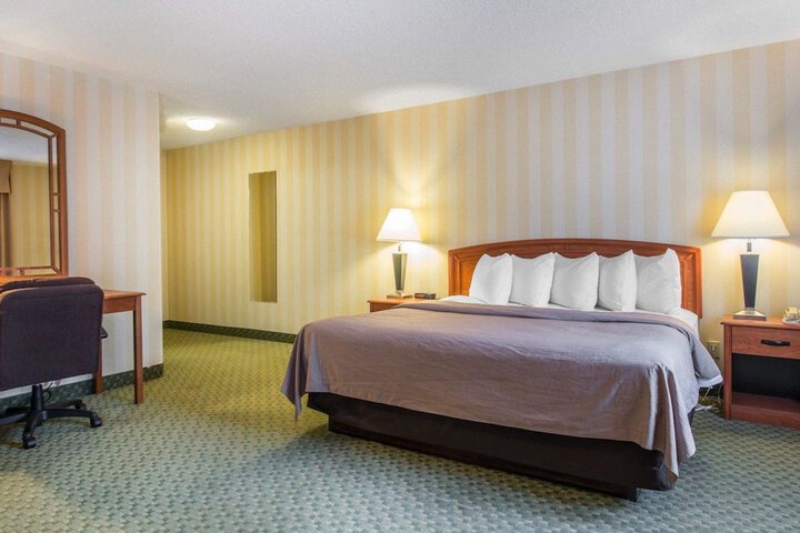 Room 16 of 38