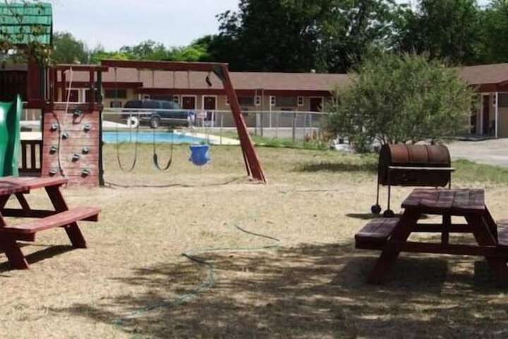 Property Grounds 26 of 27