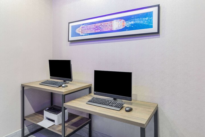 Business Center 49 of 49
