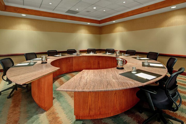 DoubleTree by Hilton Hotel St. Louis - Chesterfield