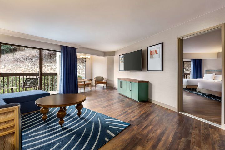 Room 41 of 100