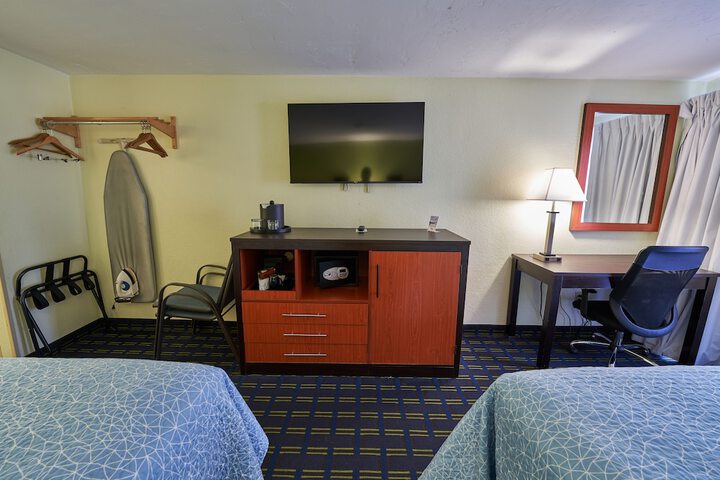The Mariner Resort Cape Cod by The Red Collection