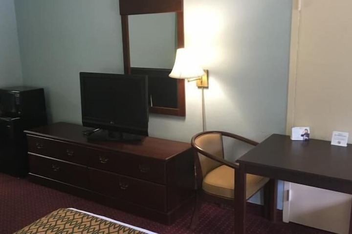 Room 15 of 34