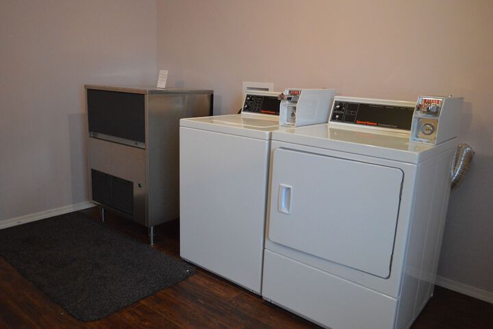 Room 4 of 28