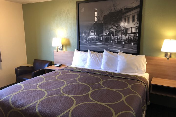 Room 16 of 42