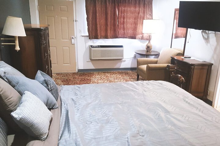 Room 9 of 30