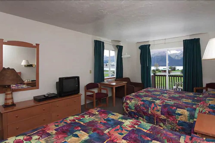 Room 25 of 33