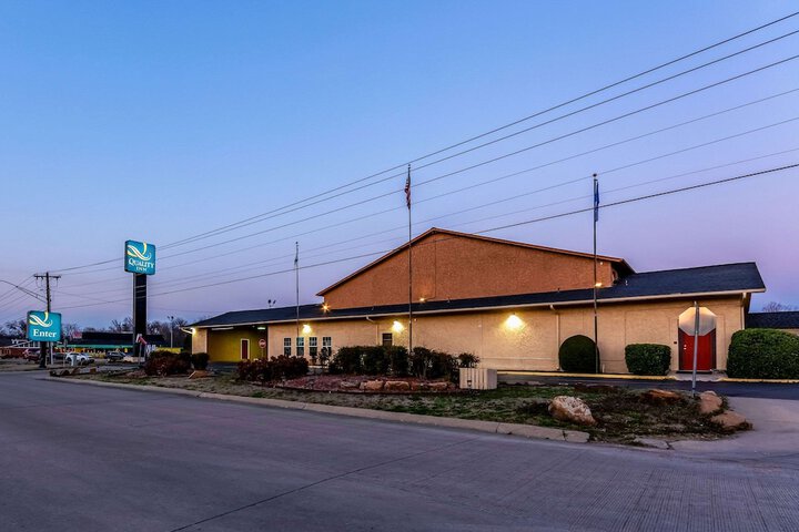 Hotel 8 of 67