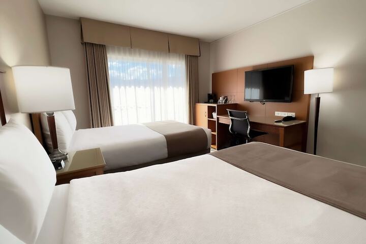 Room 25 of 77