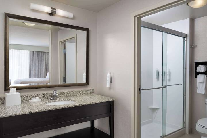 Room 21 of 49