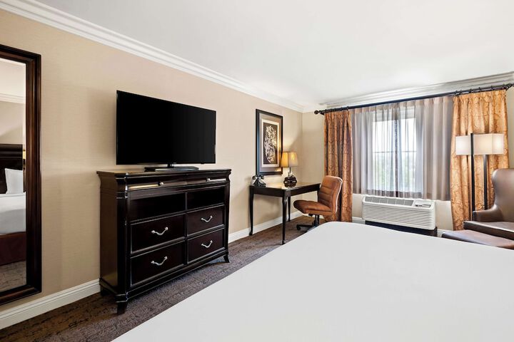Room 30 of 38