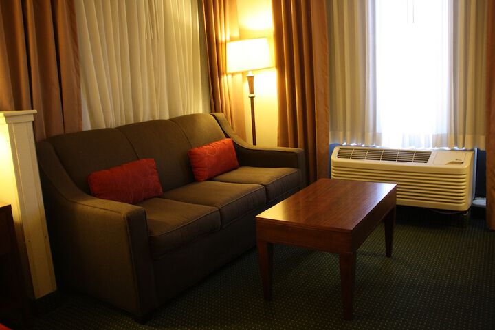 Room 13 of 42