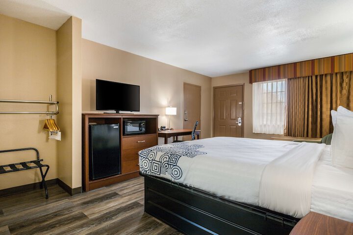 Room 19 of 28