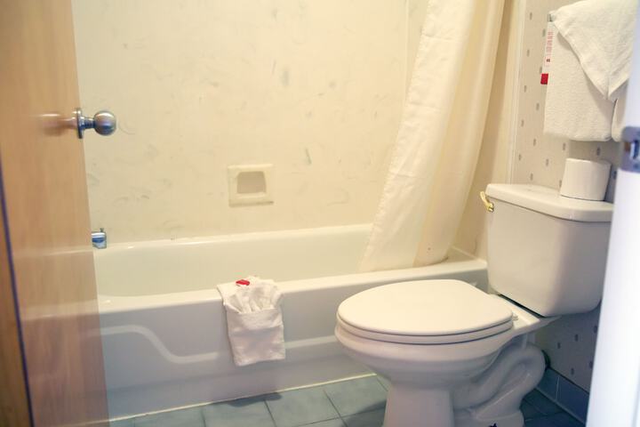 Room 22 of 48