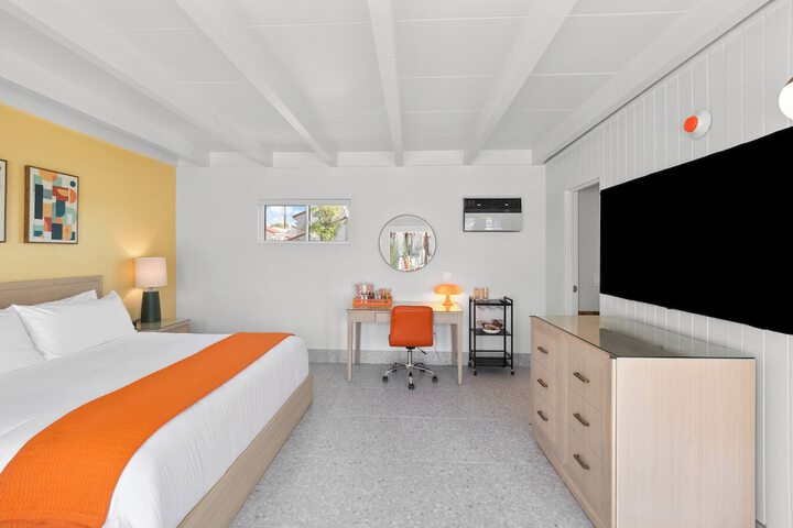 Room 44 of 62