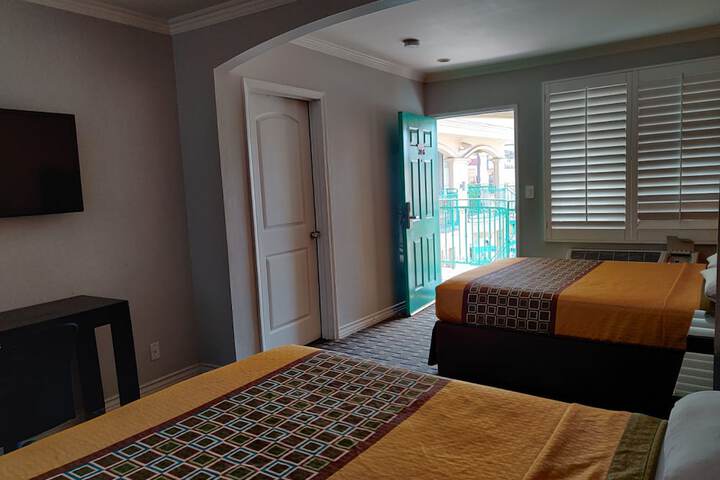 Room 32 of 51
