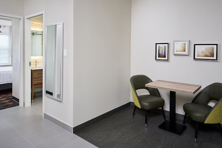 Holiday Inn Hotel & Suites Oakville at Bronte by IHG