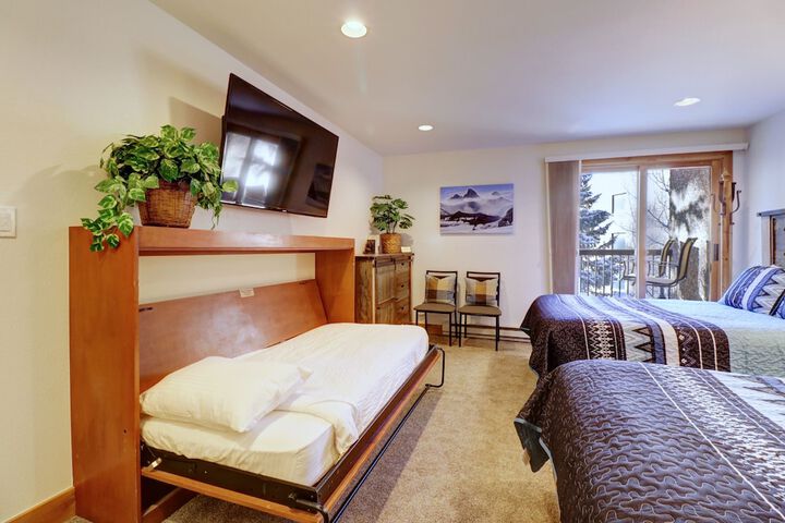 Room 15 of 27