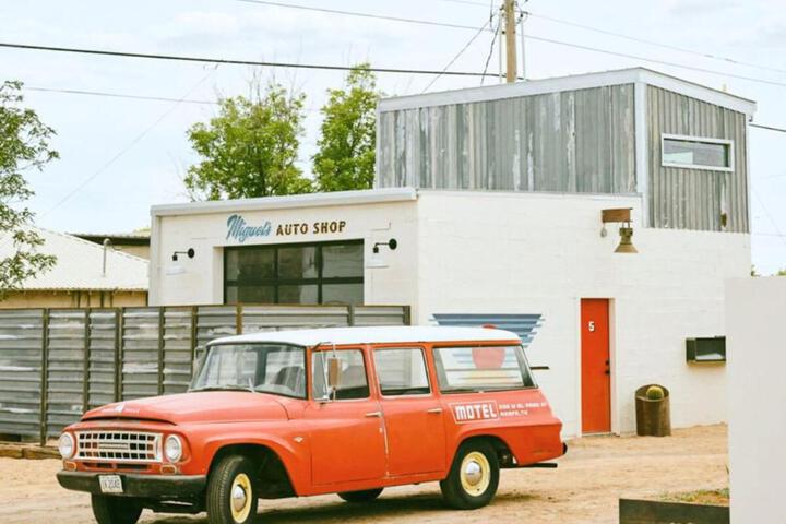 Industrial Artist Loft at Iconic Property