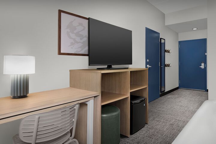 Room 13 of 25