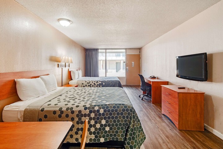 Room 33 of 49