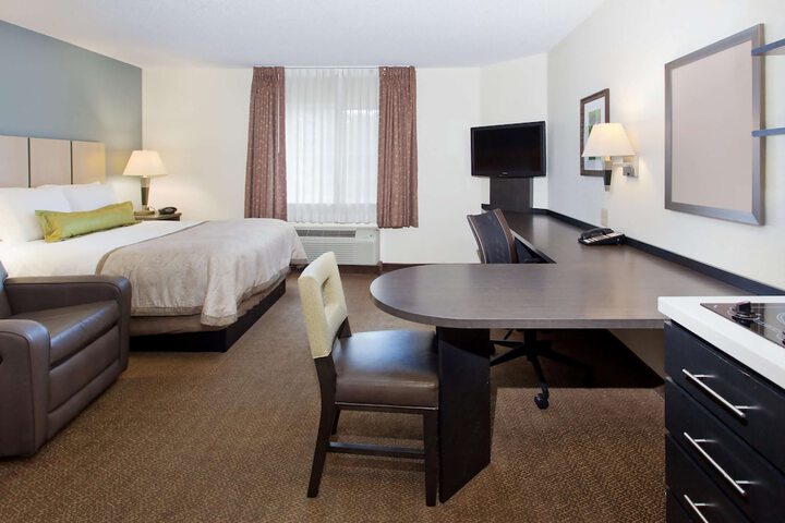 Room 6 of 23