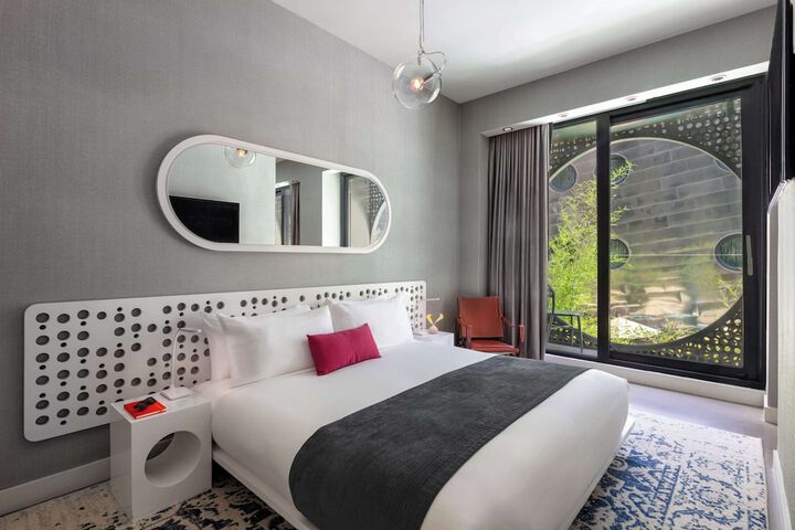Room 43 of 114