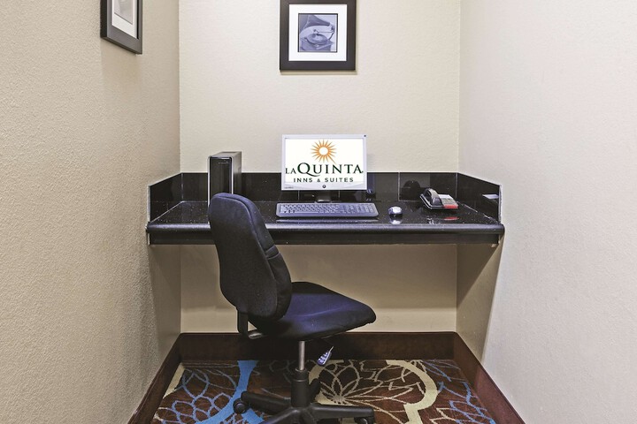 La Quinta Inn & Suites by Wyndham Pearland - Houston South
