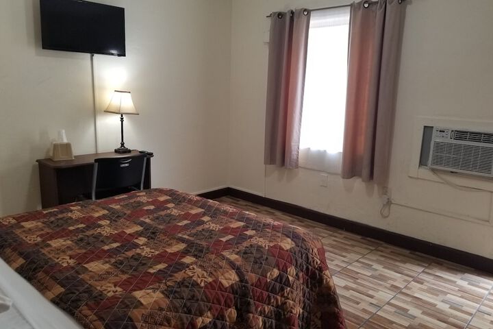 Room 32 of 47