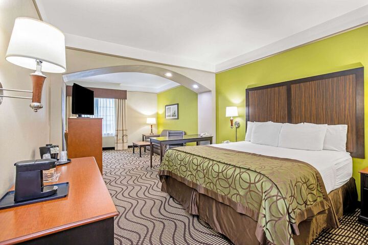 Room 16 of 30
