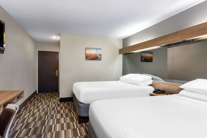 Room 14 of 24
