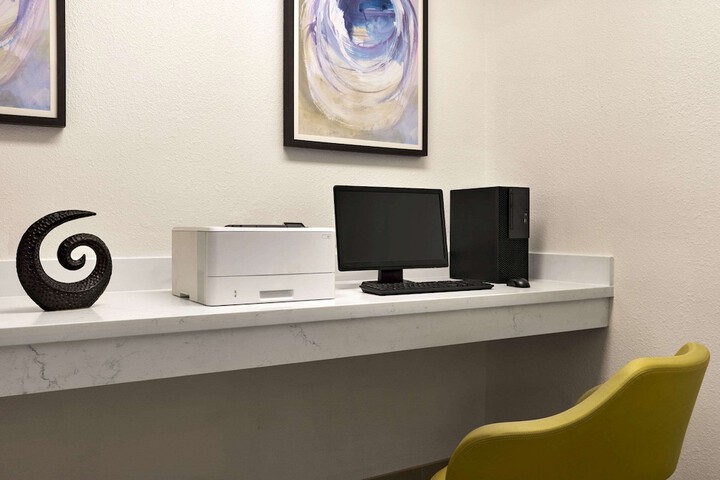 Business Center 63 of 63