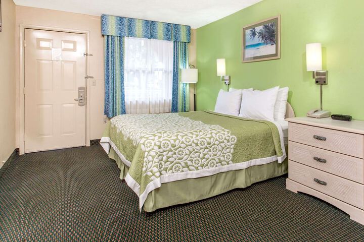 Room 19 of 39