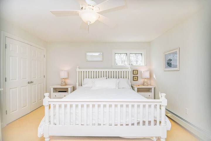 Stunning 5 Bdr Walk to York Harbor Beach!