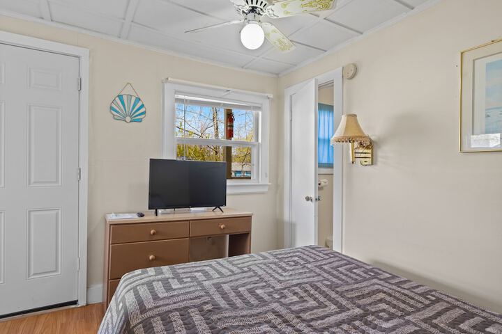 Beach Motel & Suites