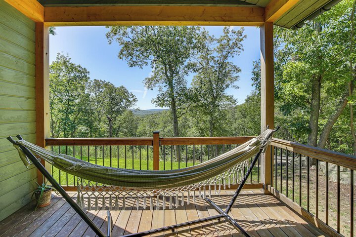 the Glabin: Garrison Gem w / Hot Tub & Fire Pit