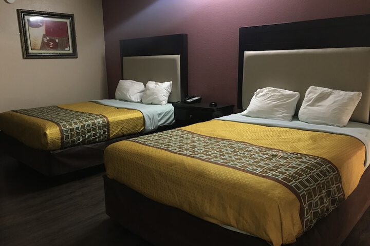Room 11 of 15