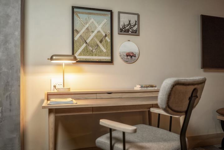 Jasper Hotel