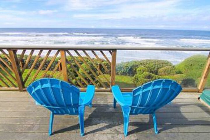 North Jetty 3 Br home by RedAwning