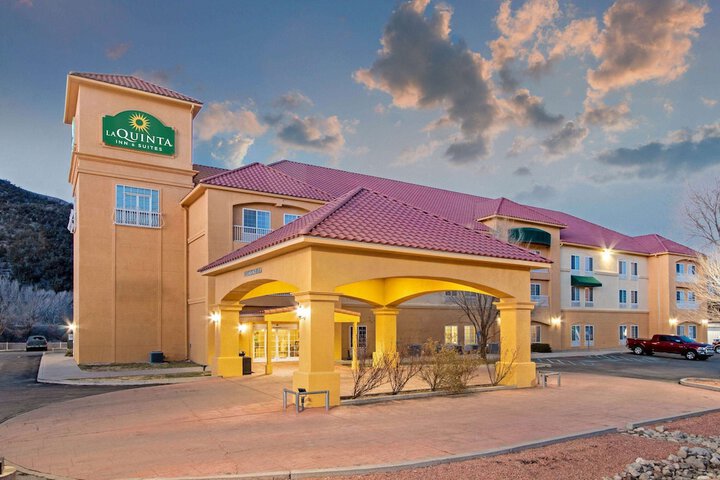 Hotel 4 of 57