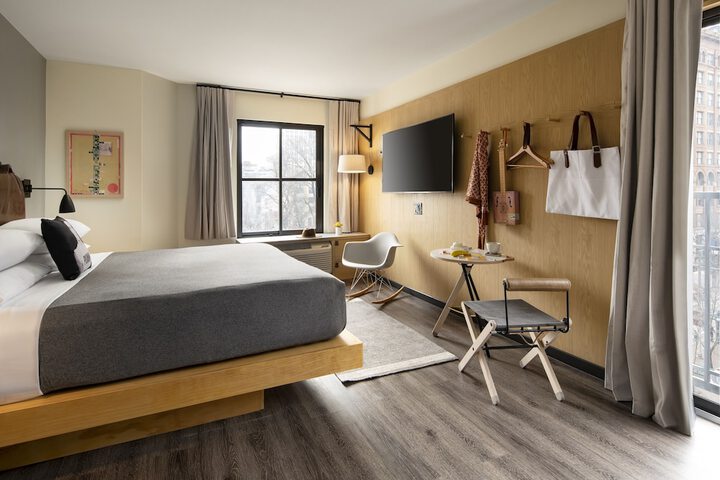 Room 21 of 50