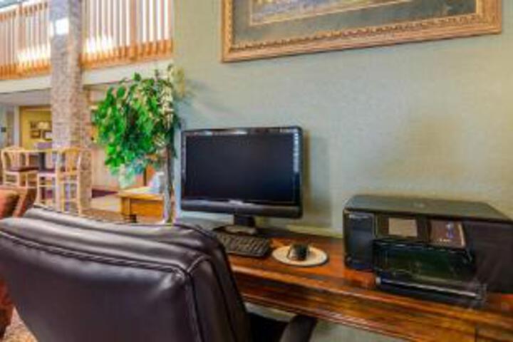 AmericInn Lodge & Suites Hesston