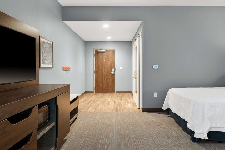 Room 30 of 51