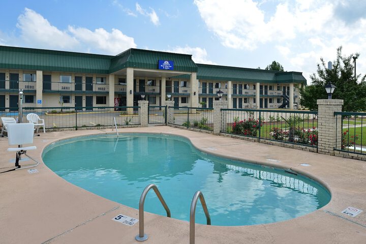 Pool 7 of 24